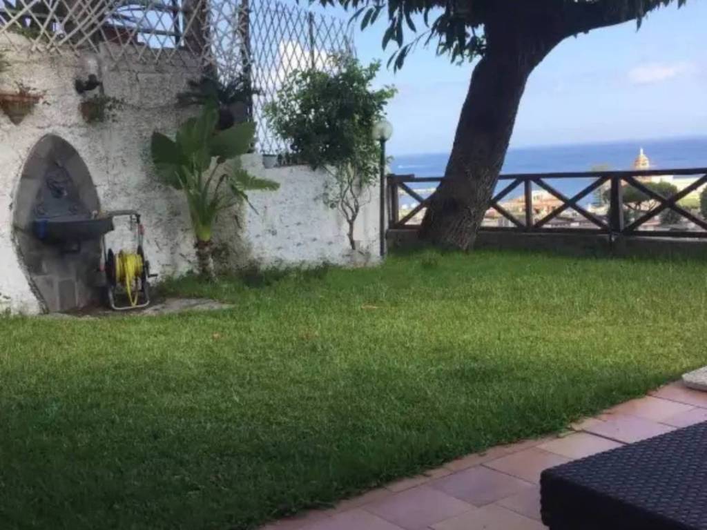 casa indipendente in vendita a Casamicciola Terme