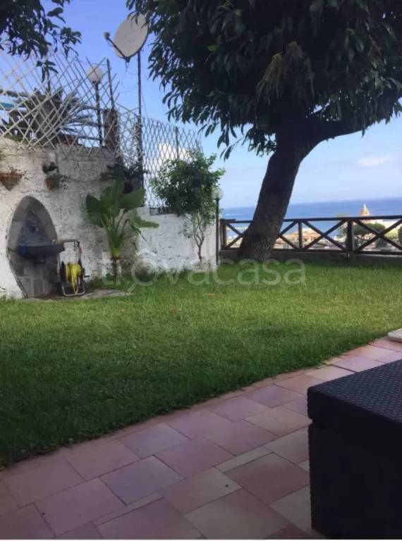 casa indipendente in vendita a Casamicciola Terme