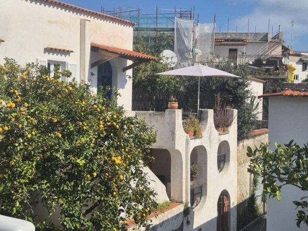 casa indipendente in vendita a Casamicciola Terme