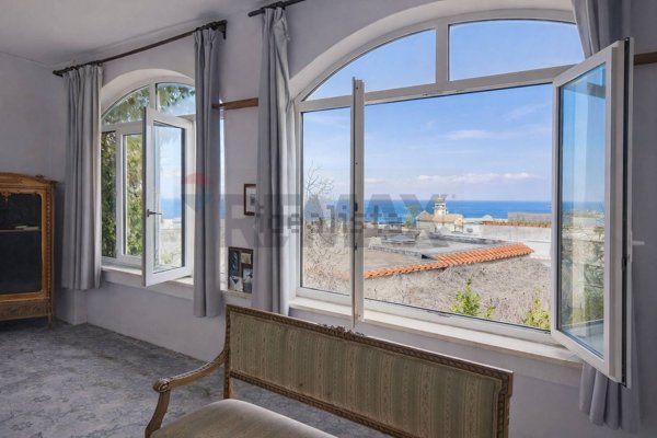 casa indipendente in vendita a Casamicciola Terme