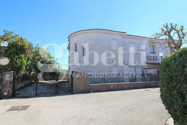 casa indipendente in vendita a Casandrino
