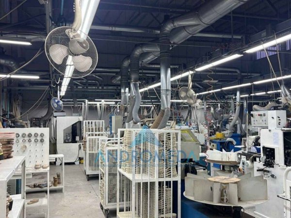 capannone in vendita a Casandrino