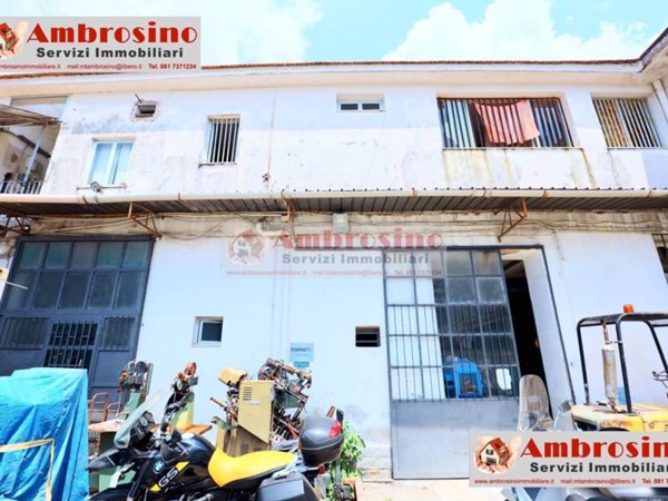 locale commerciale in vendita a Casandrino