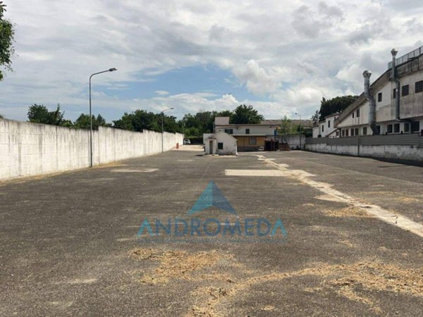 terreno edificabile in vendita a Casandrino