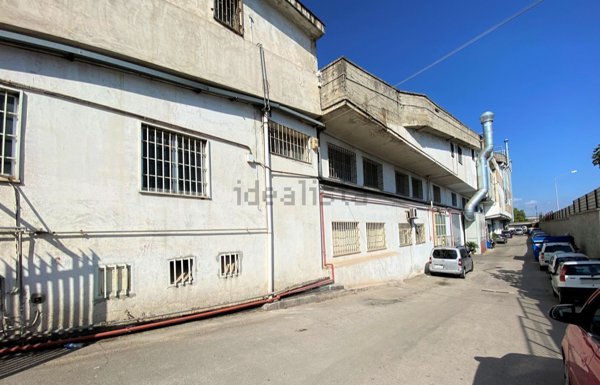 capannone in vendita a Casandrino