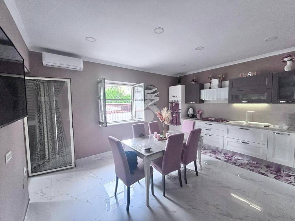 casa indipendente in vendita a Casandrino