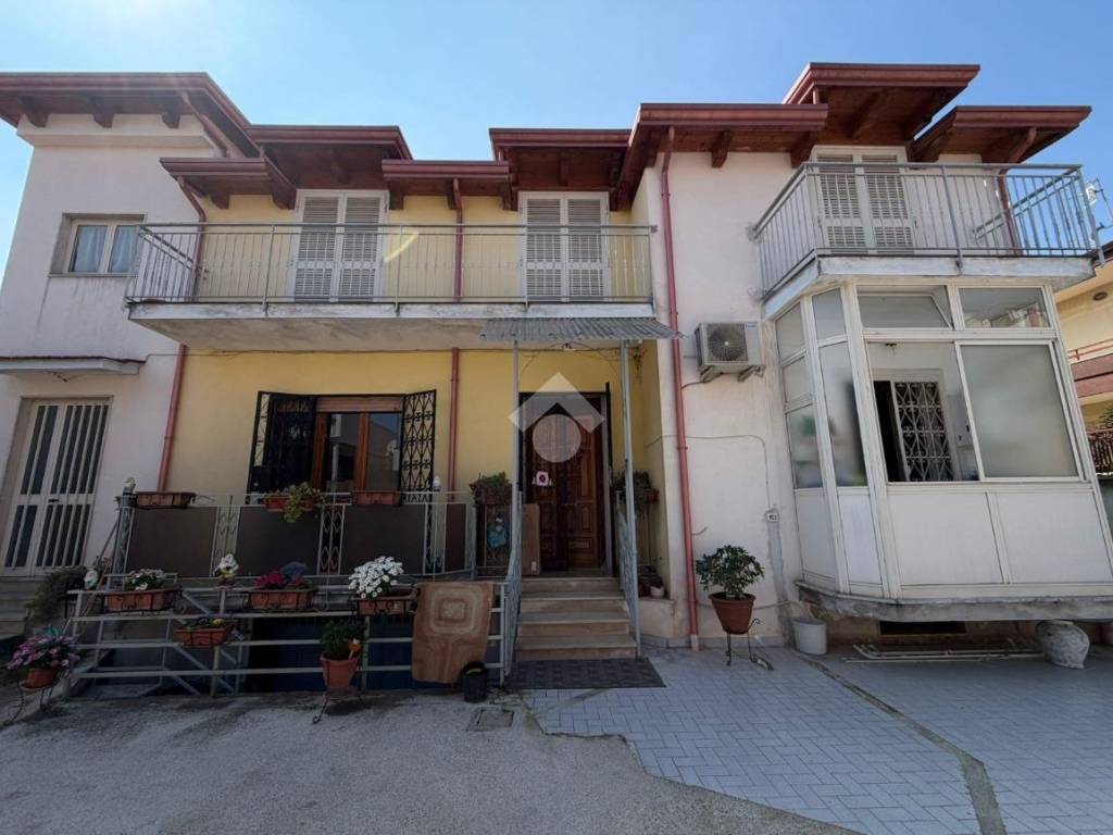 casa indipendente in vendita a Casandrino