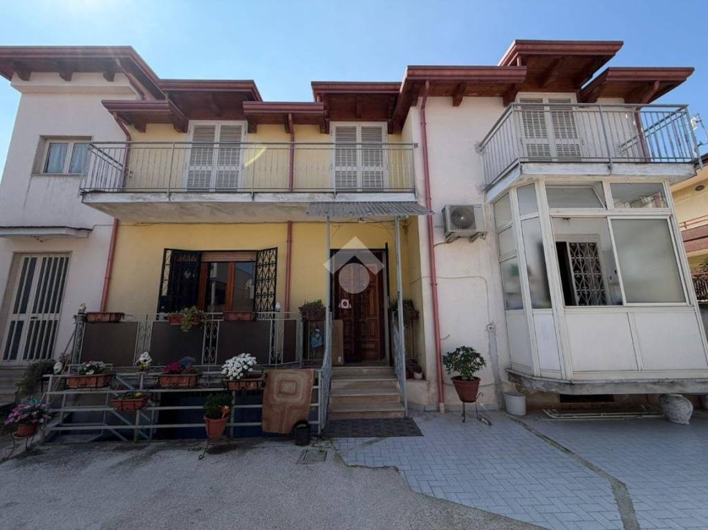 casa indipendente in vendita a Casandrino