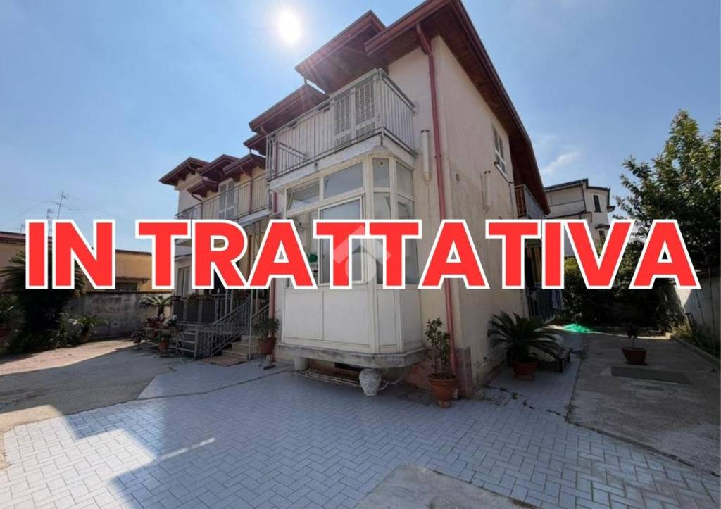 casa indipendente in vendita a Casandrino