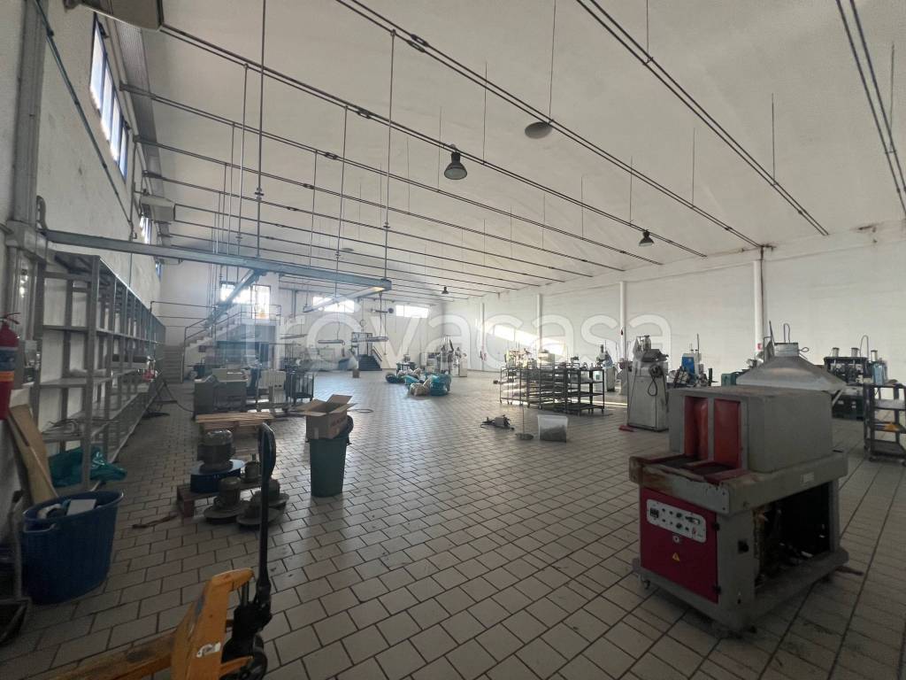 locale commerciale in vendita a Casavatore