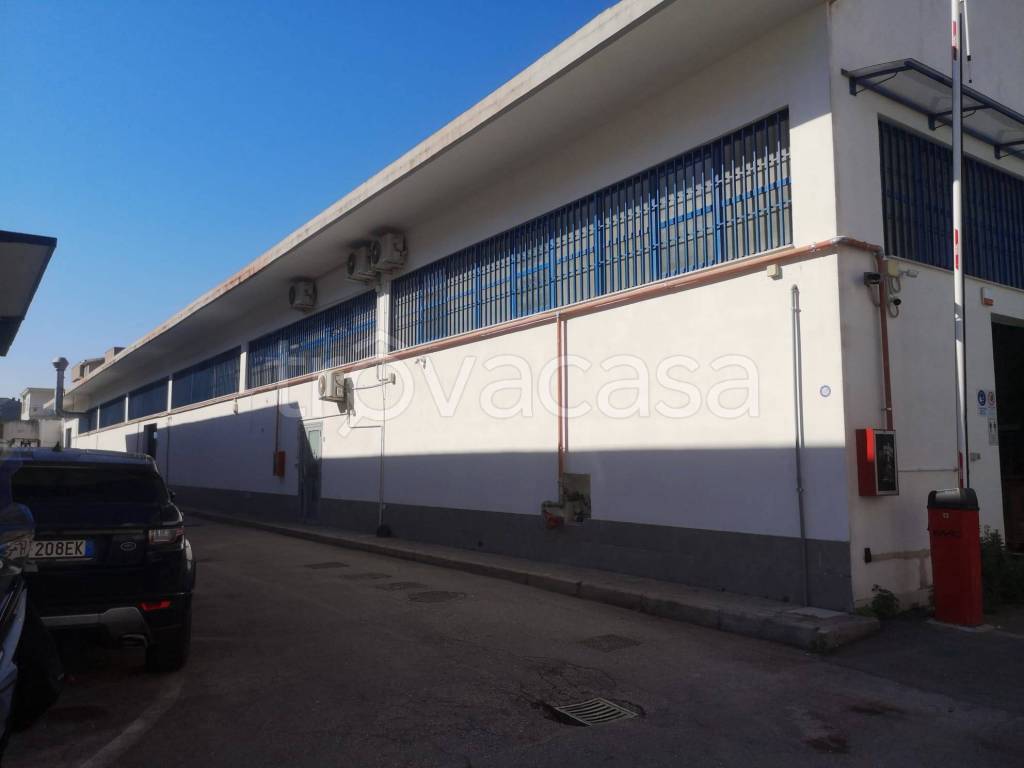 locale commerciale in vendita a Casavatore