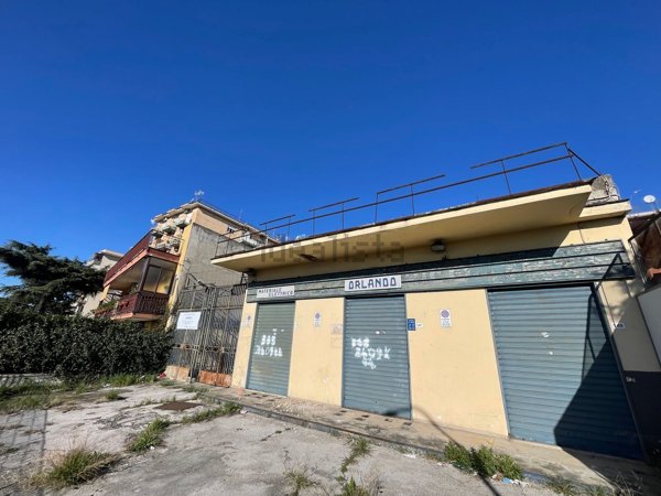 locale commerciale in vendita a Casavatore