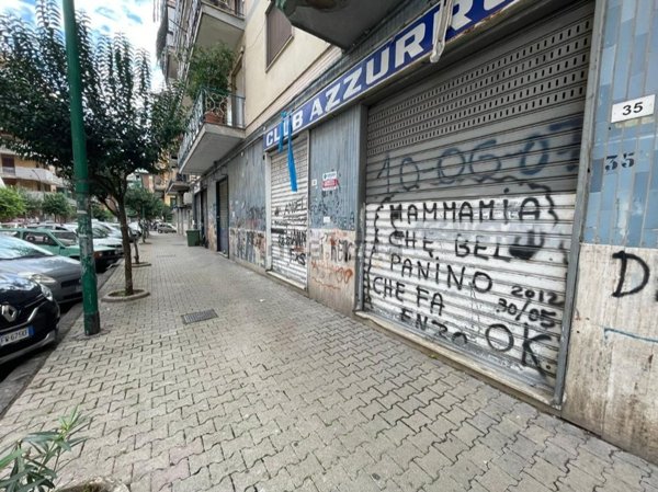 locale commerciale in vendita a Casavatore