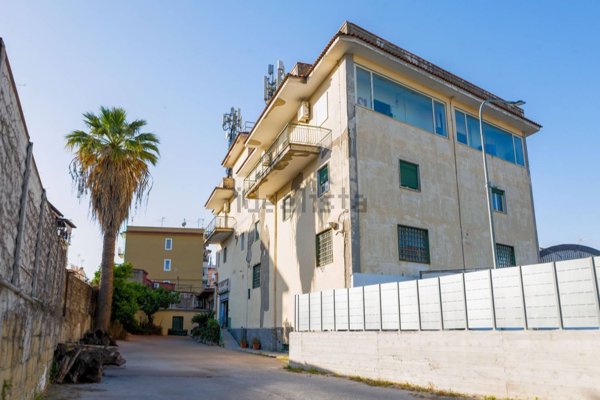 locale commerciale in vendita a Casavatore