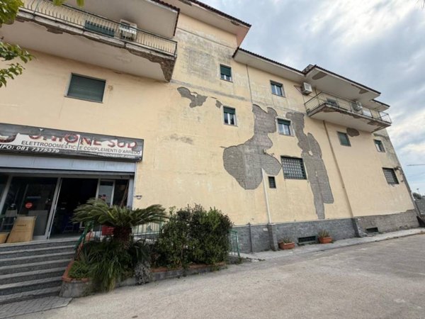 locale commerciale in vendita a Casavatore