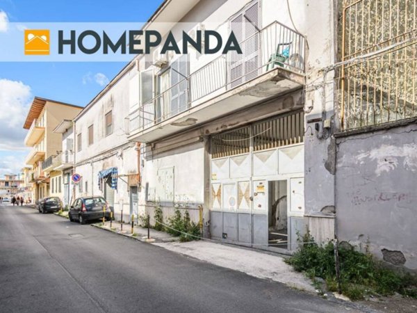 locale commerciale in vendita a Casoria