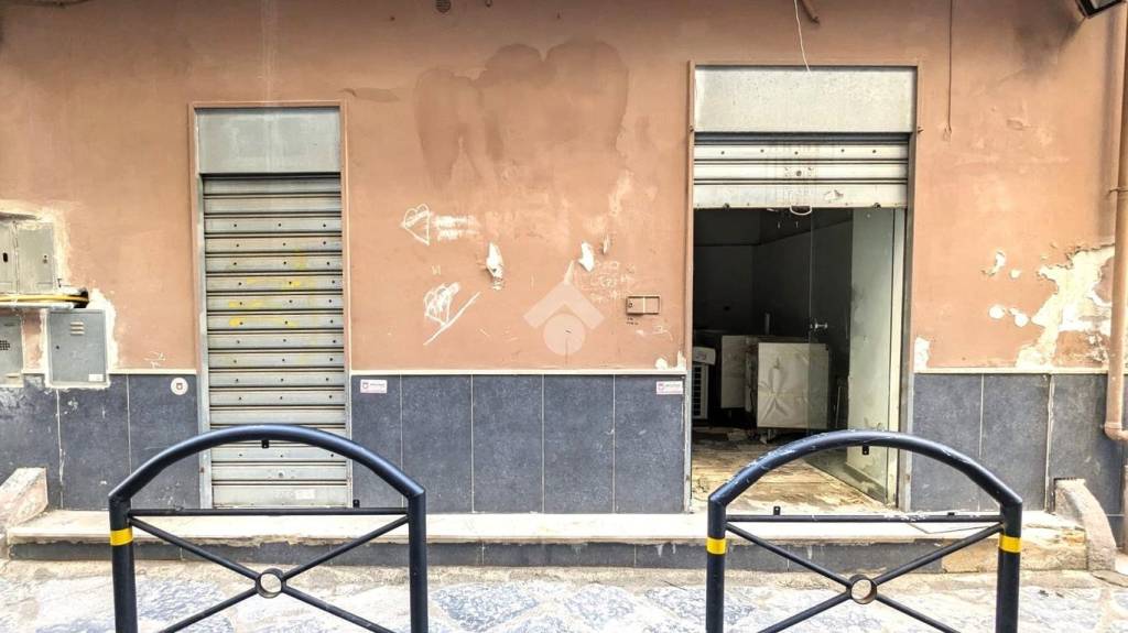 negozio in vendita a Casoria in zona Centro Storico