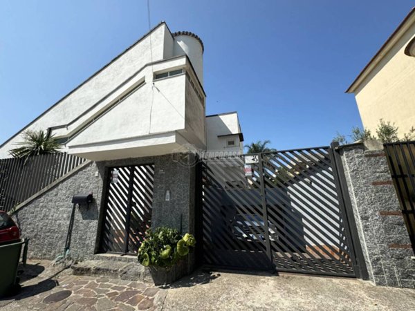 casa indipendente in vendita a Casoria in zona Centro Storico