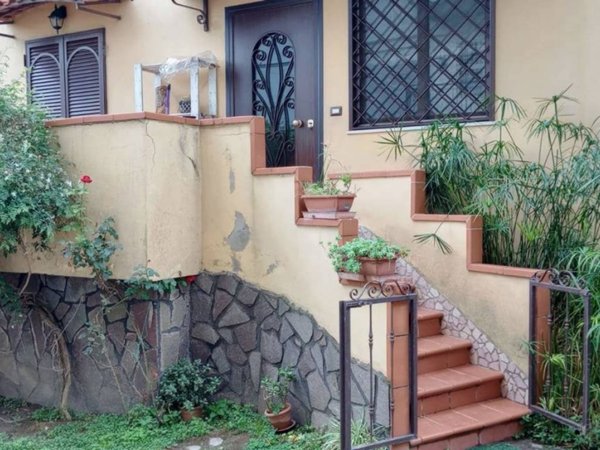 casa indipendente in vendita a Casoria in zona Centro Storico