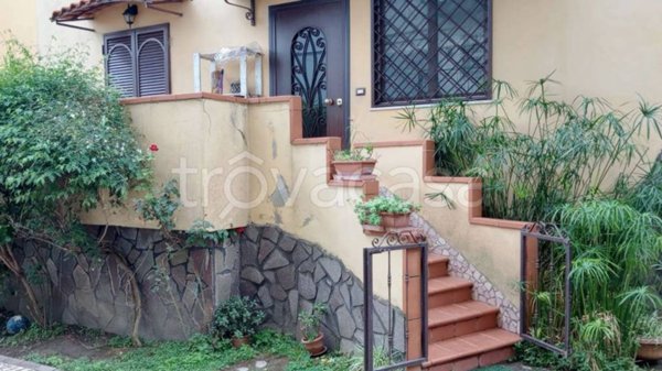 casa indipendente in vendita a Casoria in zona Centro Storico