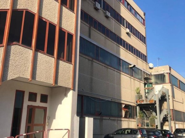 ufficio in vendita a Casoria in zona Arpino