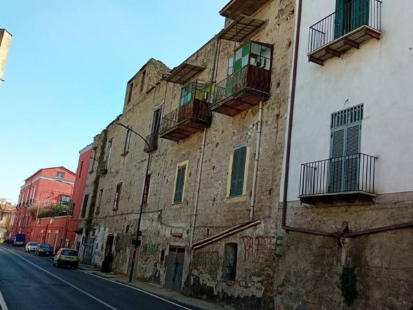 intera palazzina in vendita a Casoria in zona Centro Storico