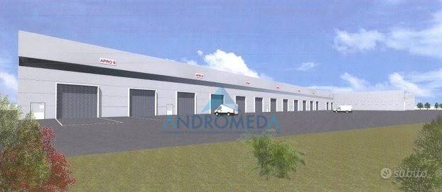 locale commerciale in vendita a Casoria