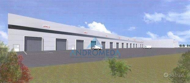 locale commerciale in vendita a Casoria