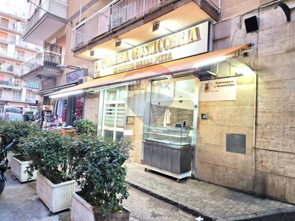 negozio in vendita a Casoria