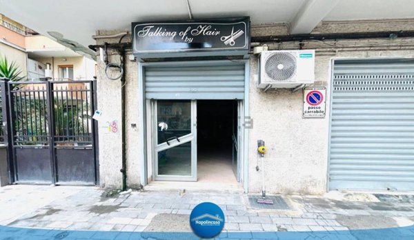 locale commerciale in vendita a Casoria