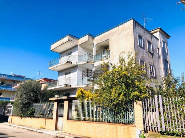 casa indipendente in vendita a Casoria