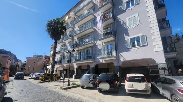 locale commerciale in vendita a Casoria