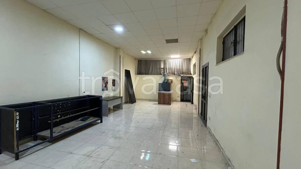 negozio in vendita a Casoria in zona Centro Storico