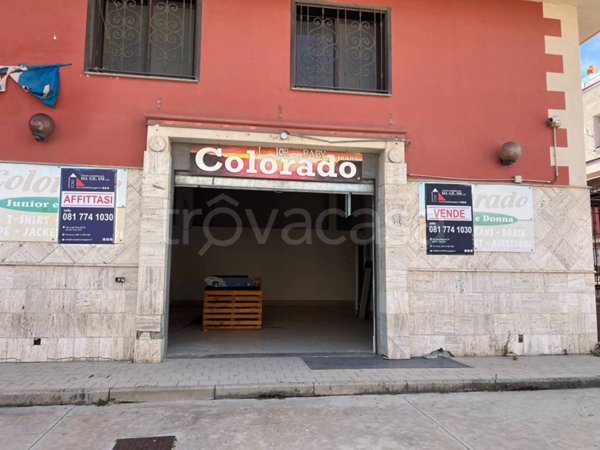 negozio in vendita a Casoria in zona Arpino