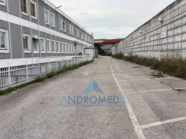negozio in vendita a Casoria