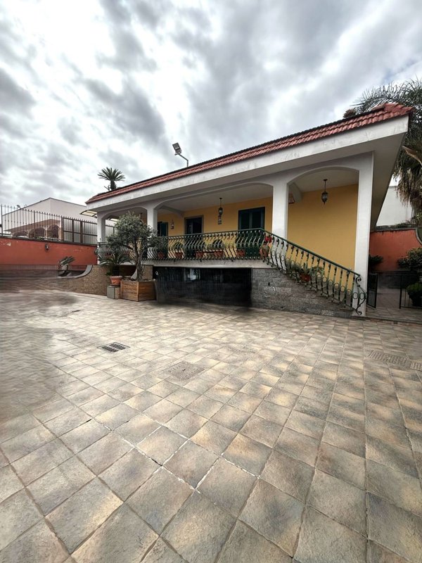 casa indipendente in vendita a Casoria