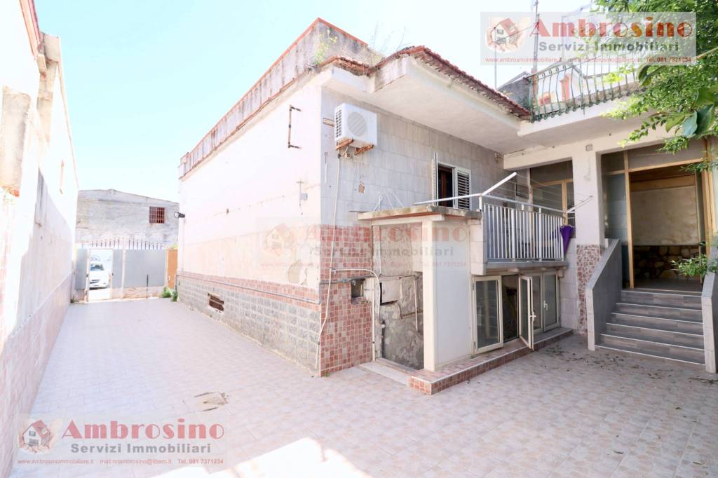 casa indipendente in vendita a Casoria