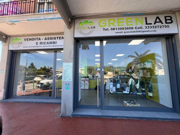 negozio in vendita a Casoria in zona Arpino