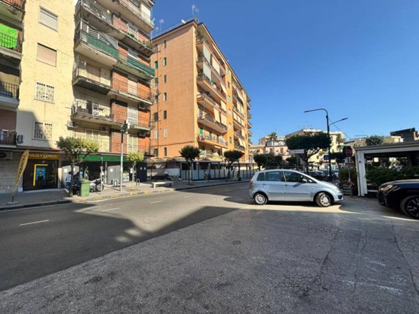 negozio in vendita a Casoria
