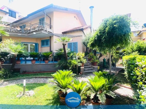 casa indipendente in vendita a Casoria