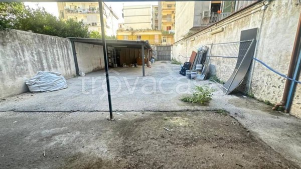 negozio in vendita a Casoria