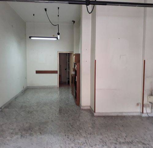 negozio in vendita a Casoria in zona Centro Storico