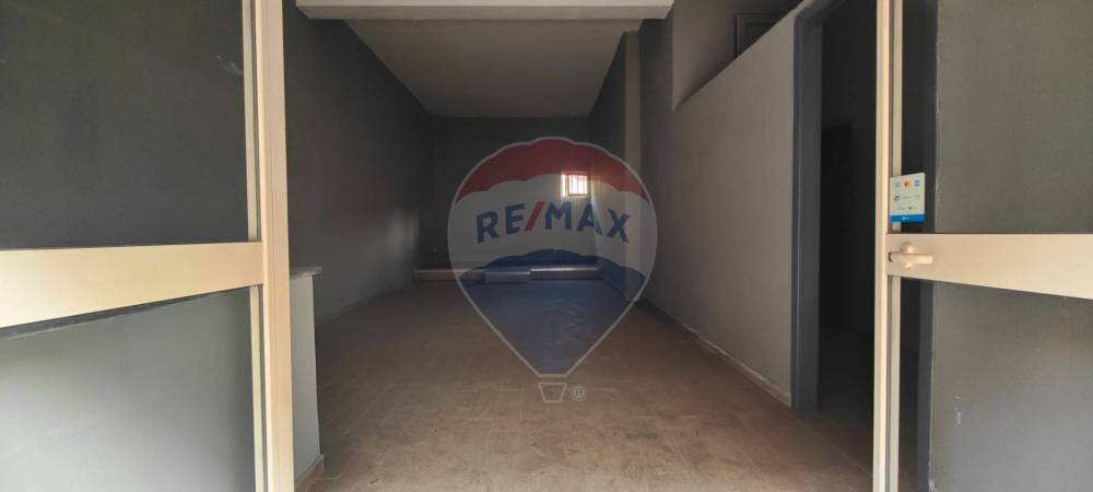 locale commerciale in vendita a Casoria