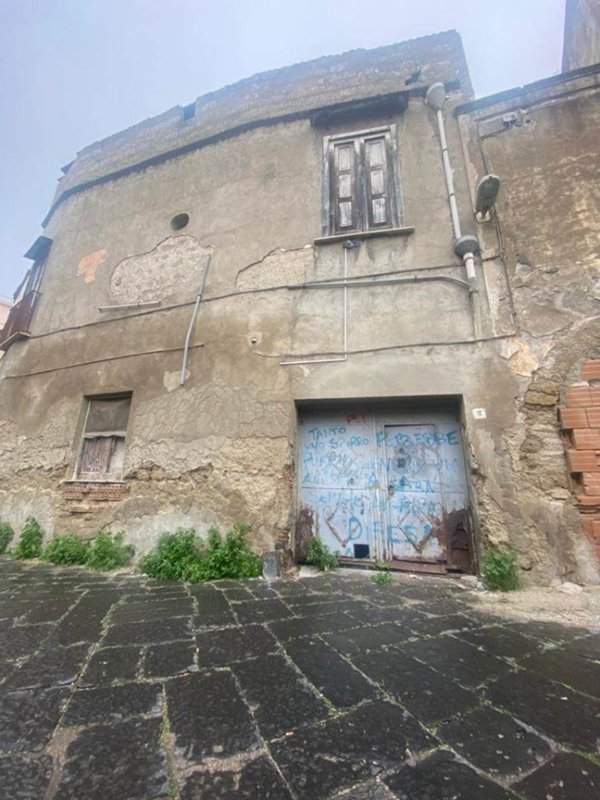 casa indipendente in vendita a Casoria in zona Centro Storico
