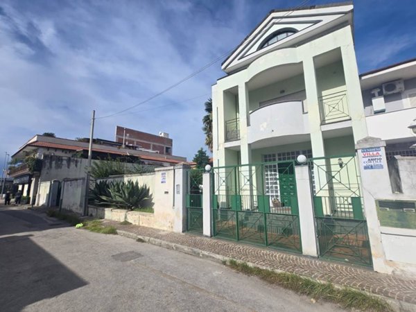 casa indipendente in vendita a Casoria