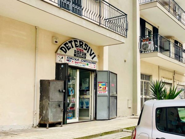 negozio in vendita a Casoria