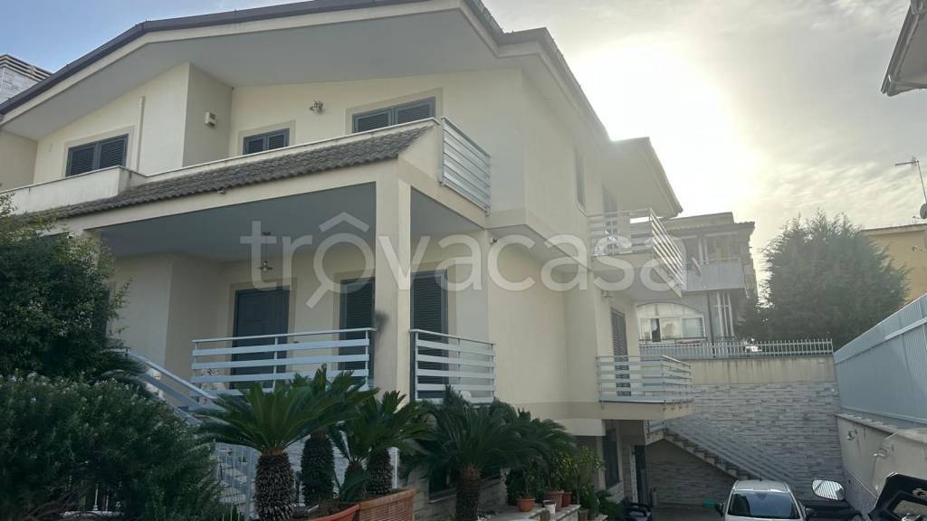 casa indipendente in vendita a Casoria in zona Arpino