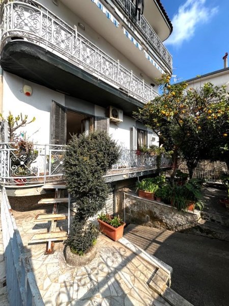 casa semindipendente in vendita a Casoria