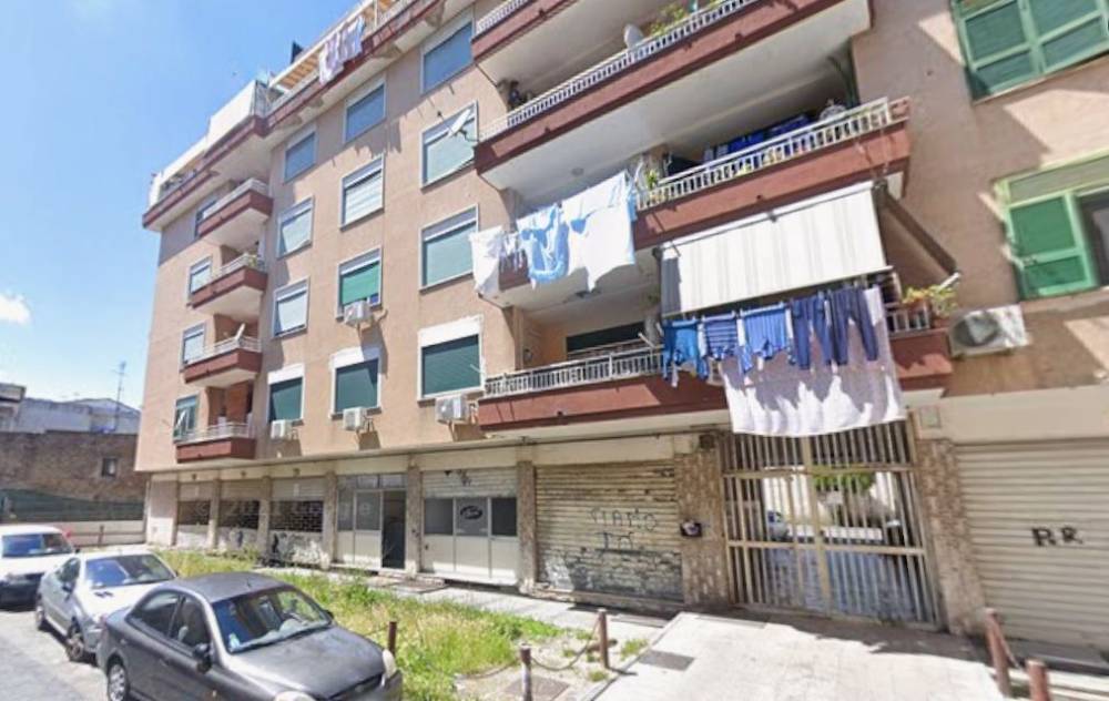 negozio in vendita a Casoria in zona Centro Storico