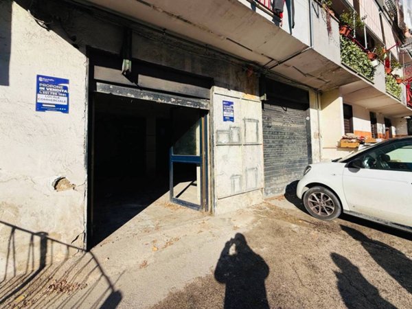 negozio in vendita a Casoria